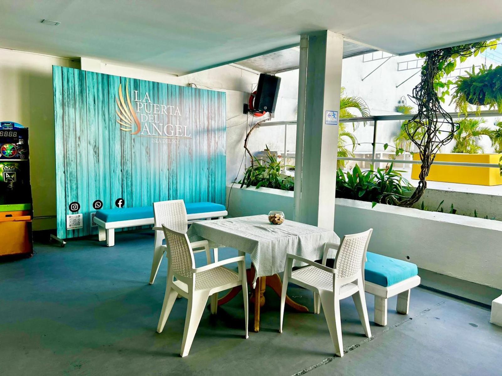 La Puerta Del Angel Isla Hotell Girardot Eksteriør bilde